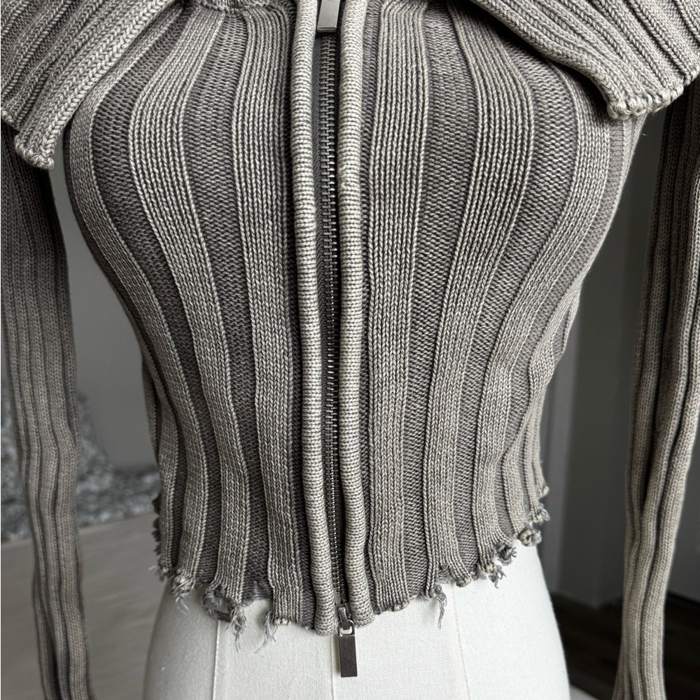 Zara | Ribbed Zip Front Ruffle Collar Crop Sweater - Picture 5 of 8